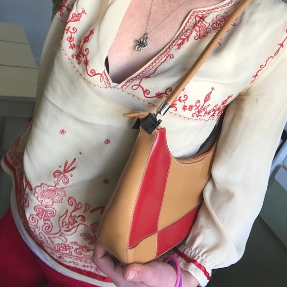 Reversible red/tan and black/gray leather purse - Picture 2 of 6